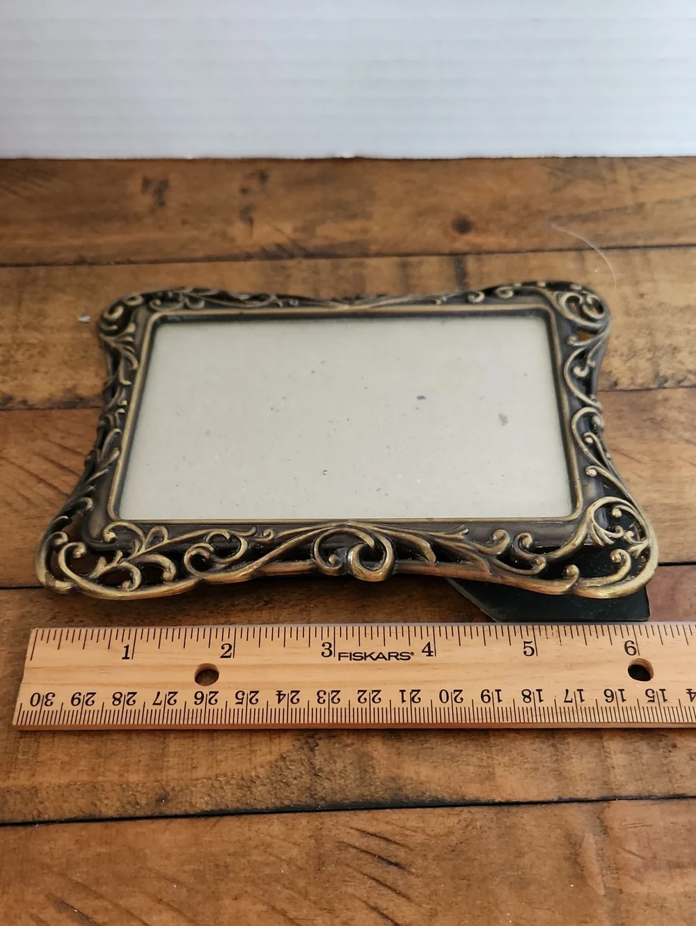 Vintage Ornate Gold-tone Heavy Metal Picture Frame -